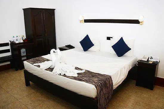 Hotel The Kandyan Art At Hills