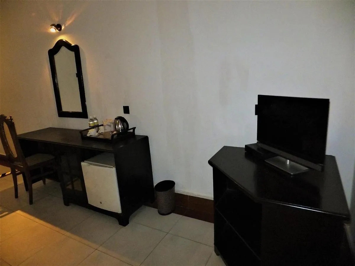 Hotel The Kandyan Art At Hills